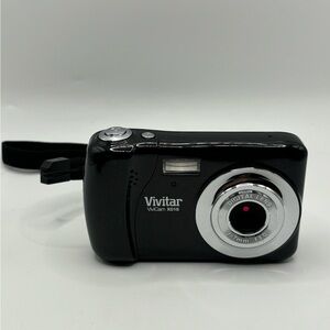 Vivitar ViviCam X018 digital camera PARTS ONLY Case Included Gifts Projects Gags